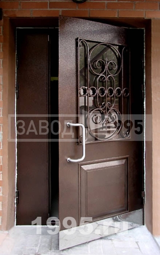 Входная дверь со стеклопакетом