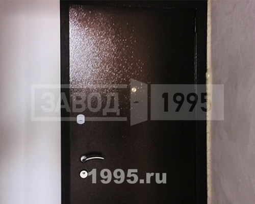 Дверь с порошком в квартиру